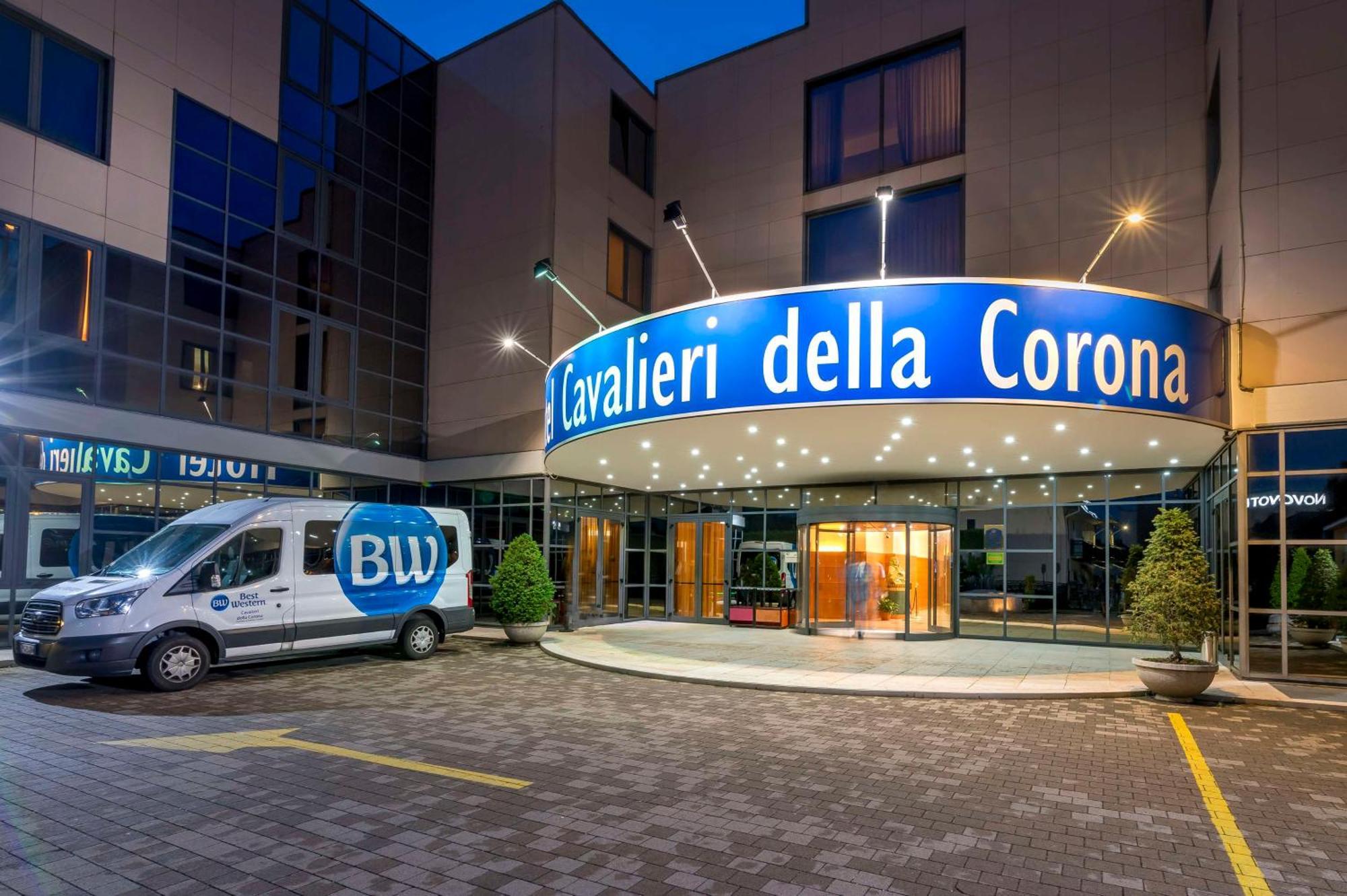 Best Western Cavalieri Della Corona Hotel Cardano Al Campo Exterior photo