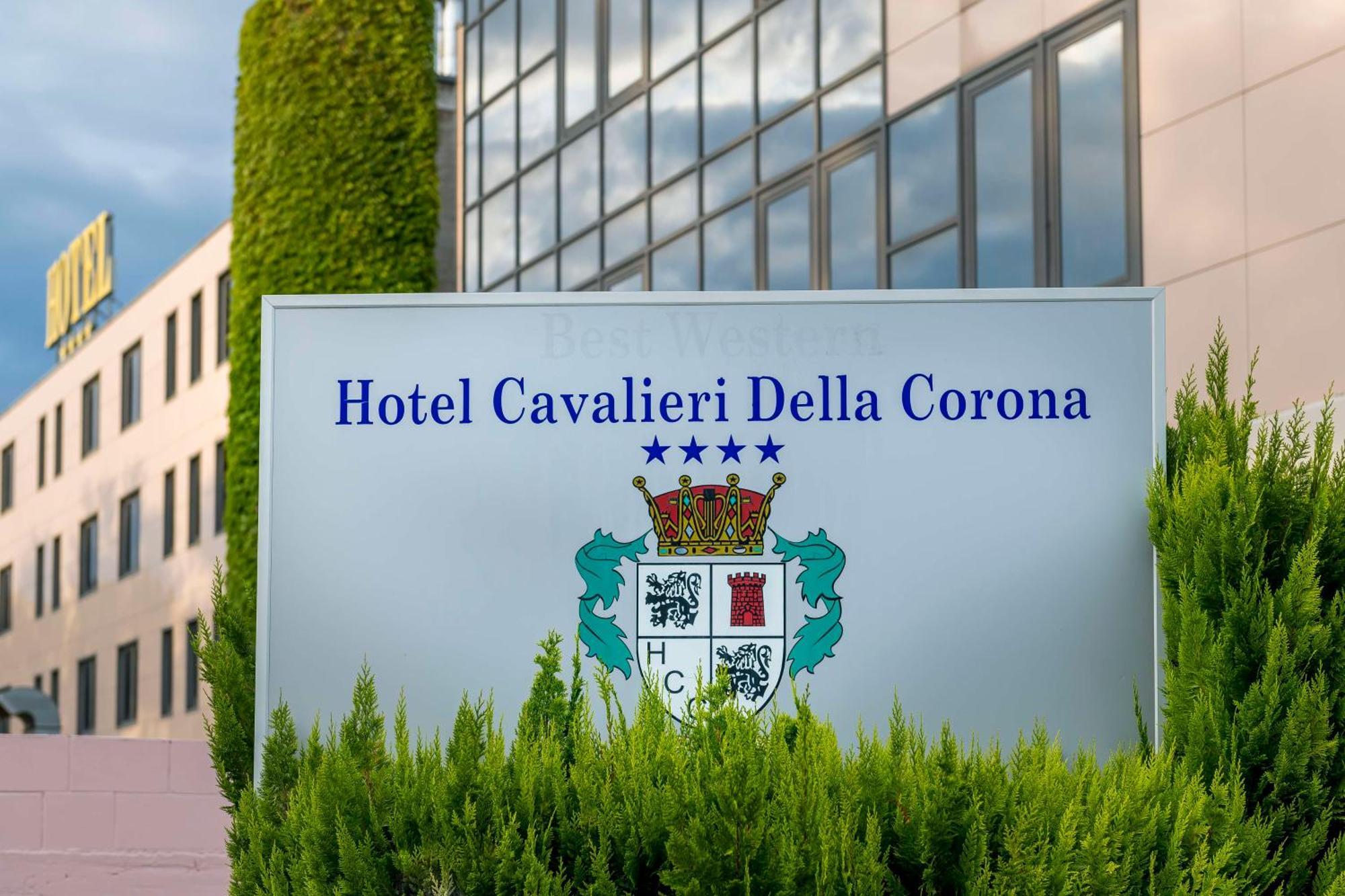 Best Western Cavalieri Della Corona Hotel Cardano Al Campo Exterior photo